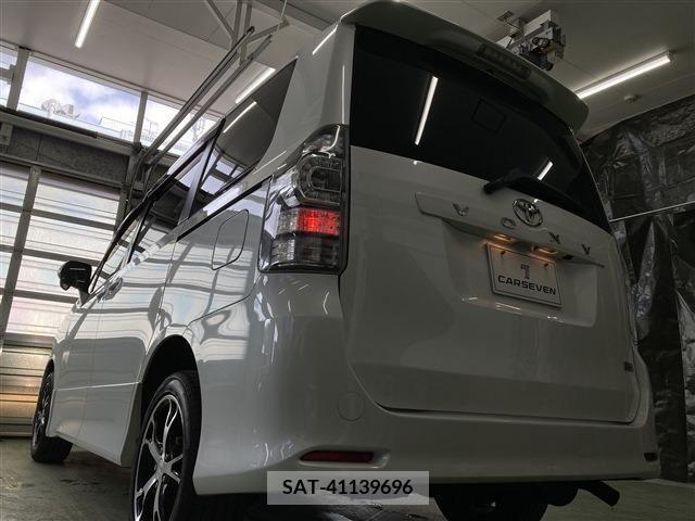 Toyota VOXY 2011-05 321394-9