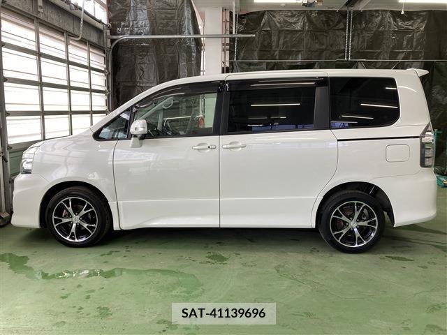Toyota VOXY 2011-05 321394-7