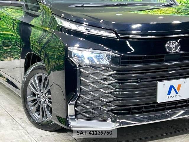 Toyota VOXY 2023-04 208125-13