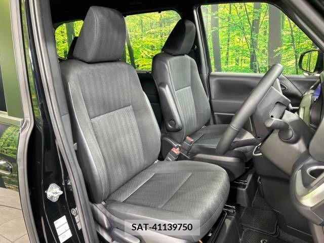 Toyota VOXY 2023-04 208125-8