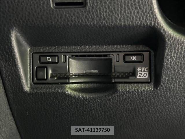 Toyota VOXY 2023-04 208125-5