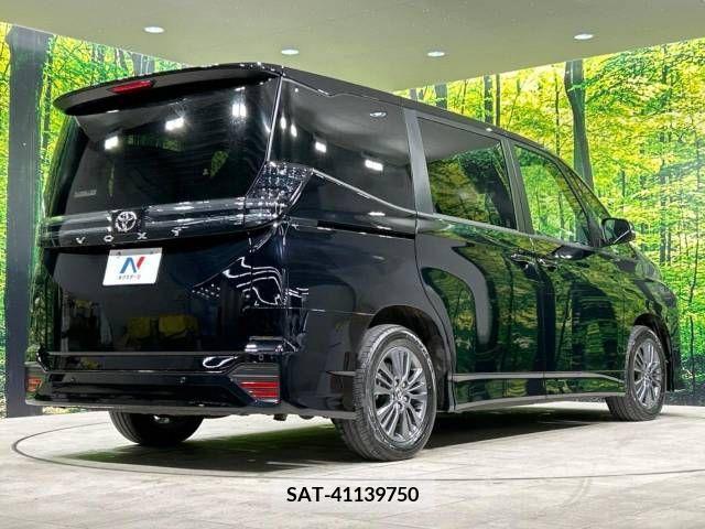 Toyota VOXY 2023-04 208125-18