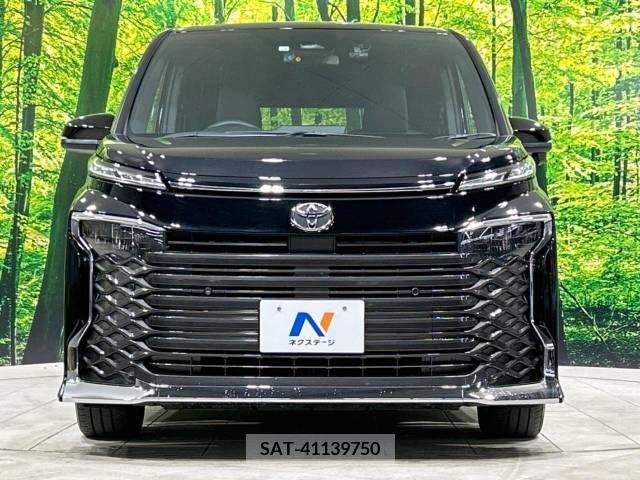 Toyota VOXY 2023-04 208125-15