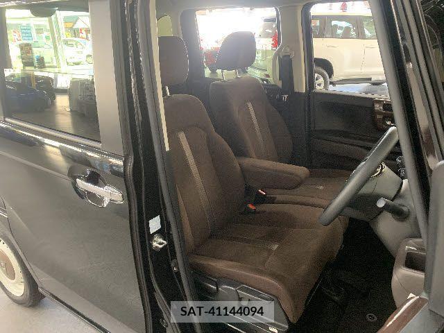 Honda N BOX 2019-05 204688-9