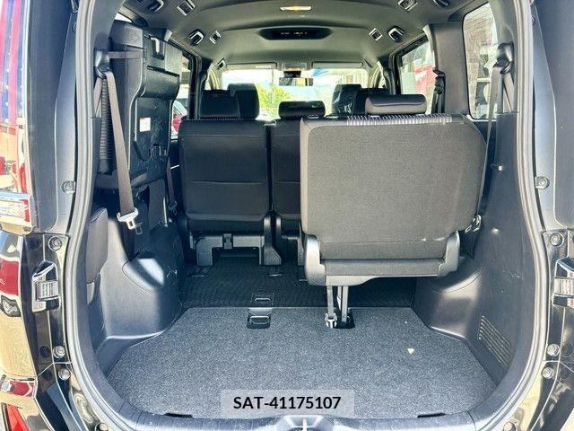Toyota NOAH 2018-05 331332-12