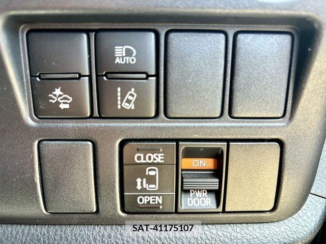 Toyota NOAH 2018-05 331332-27
