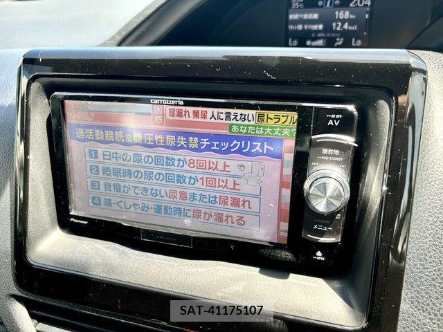 Toyota NOAH 2018-05 331332-23