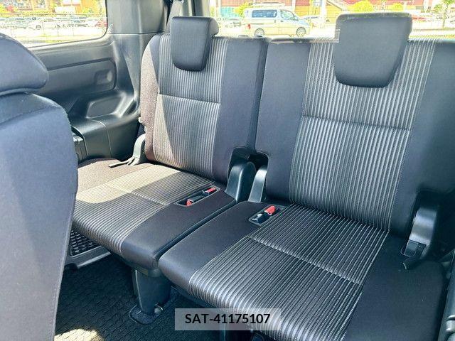 Toyota NOAH 2018-05 331332-7