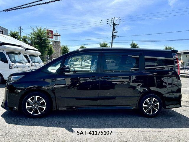 Toyota NOAH 2018-05 331332-3