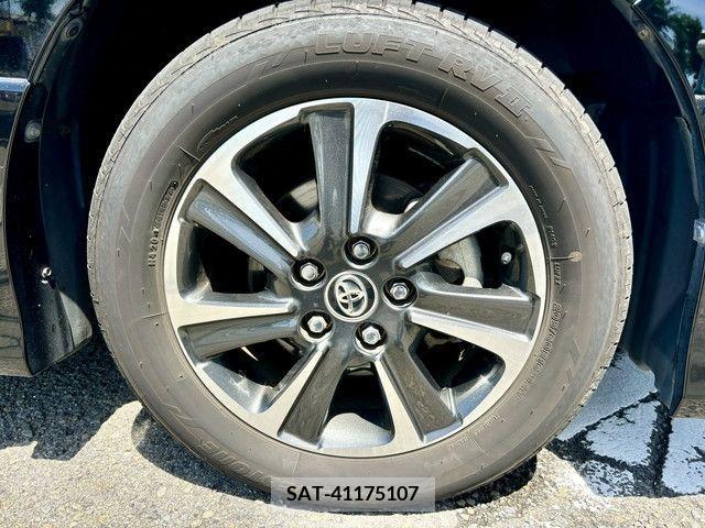 Toyota NOAH 2018-05 331332-18