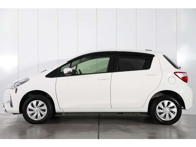 Toyota VITZ 2017-09 187956-2