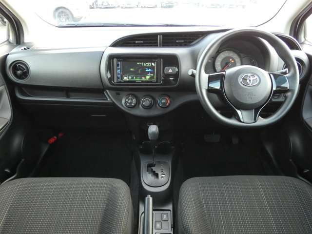 Toyota VITZ 2017-09 187956-4