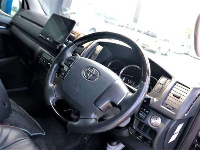 Toyota HIACE VAN 2015-01 4985-12