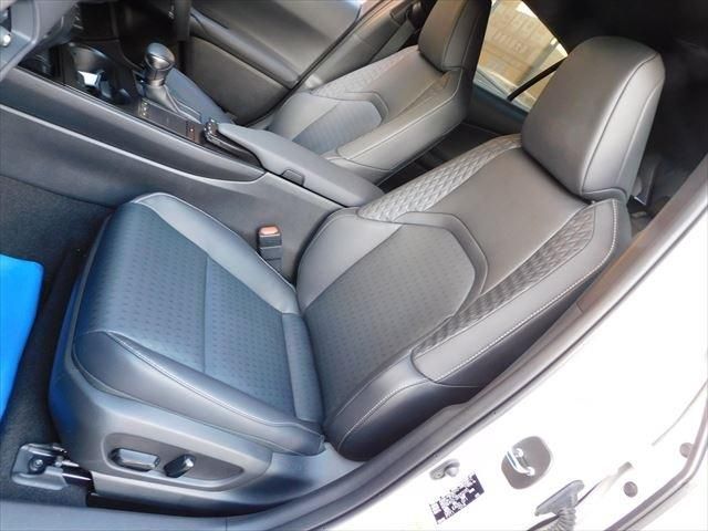 Lexus UX 2019-01 20181-14