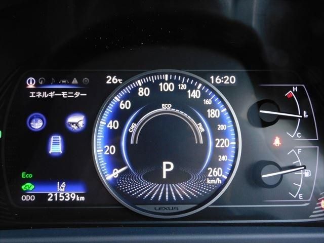 Lexus UX 2019-01 20181-26