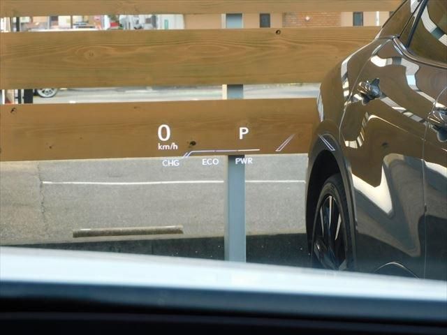 Lexus UX 2019-01 20181-22
