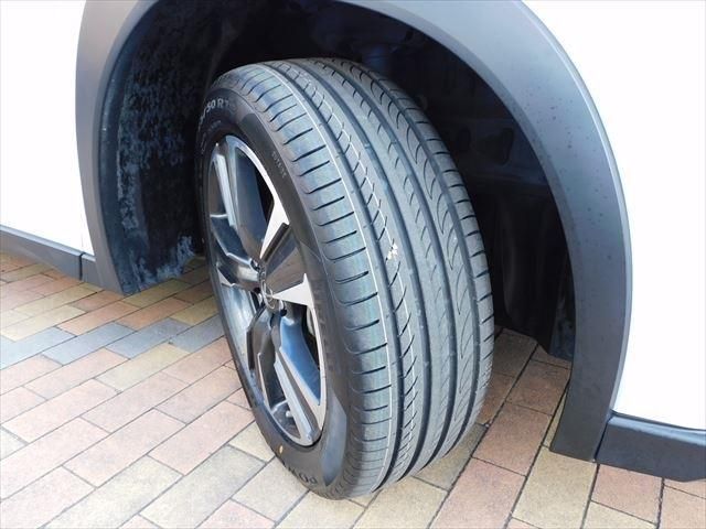 Lexus UX 2019-01 20181-8