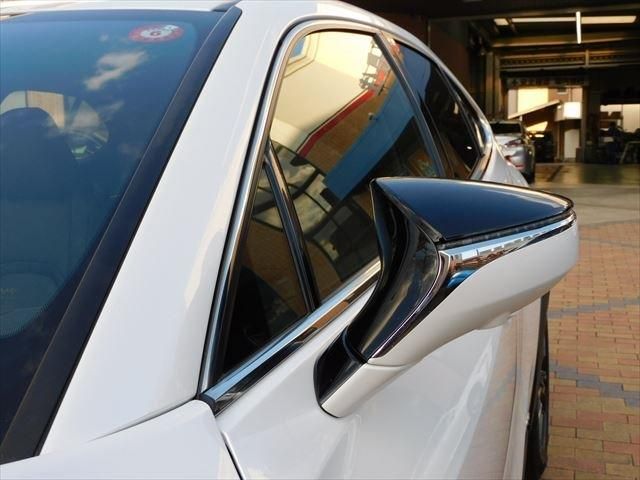 Lexus UX 2019-01 20181-5