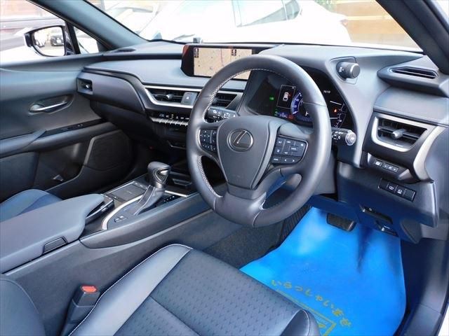 Lexus UX 2019-01 20181-11