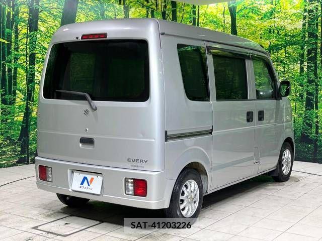 Suzuki EVERY 2009-02 337633-17