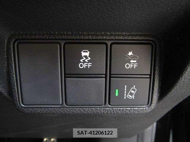 Honda CIVIC 2018-03 302690-11