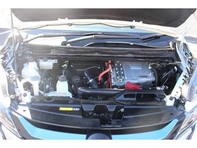 Nissan SERENA 2018-10 191702-17