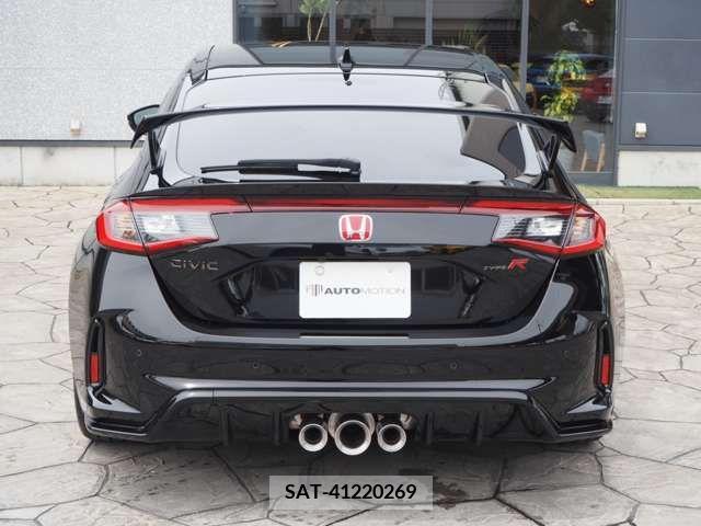 Honda CIVIC 2024-02 264483-11