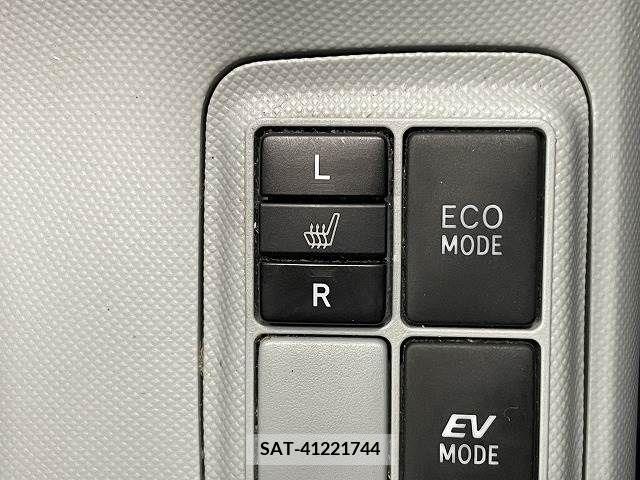 Toyota AQUA 2013-09 292015-4