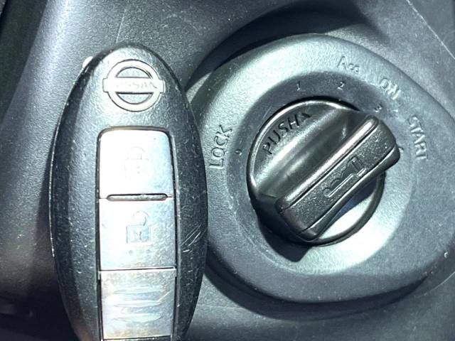 Nissan X-TRAIL 2013-01 6865-7