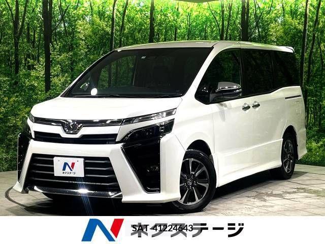 Toyota VOXY 2017-12 370379-0