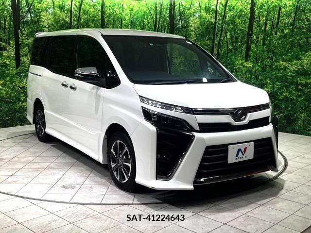 Toyota VOXY 2017-12 370379-17