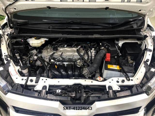 Toyota VOXY 2017-12 370379-19