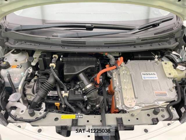 Nissan NOTE 2017-03 279975-18