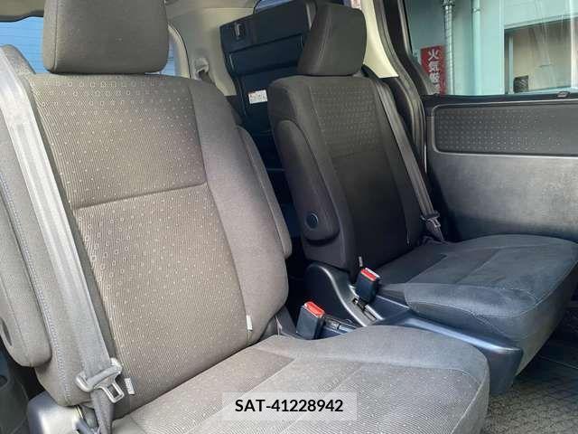 Toyota NOAH 2016-02 219306-14