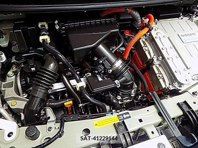 Nissan NOTE 2017-06 392914-27
