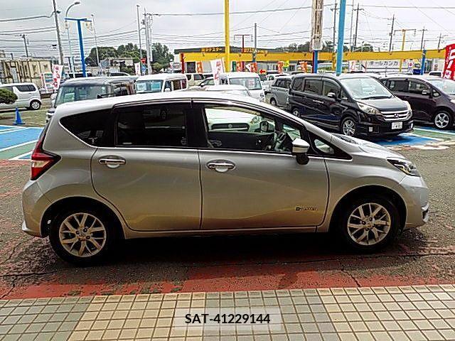 Nissan NOTE 2017-06 392914-14
