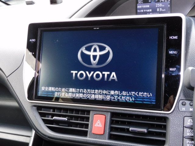 Toyota VOXY HYBRID 2020-08 10135-11