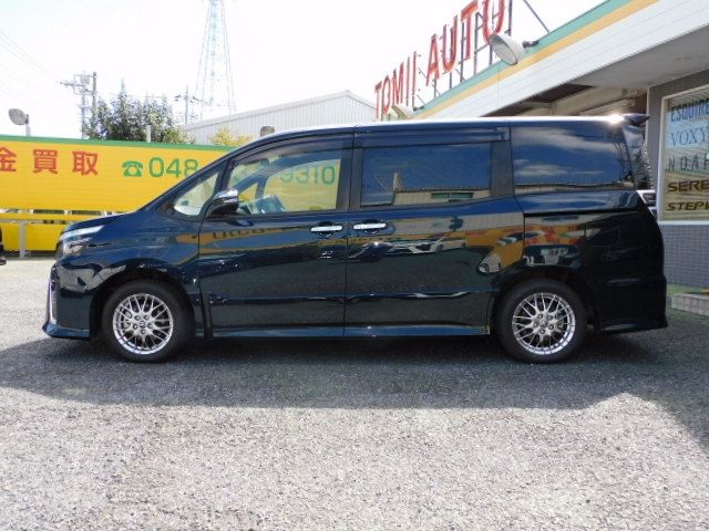 Toyota VOXY HYBRID 2020-08 10135-18