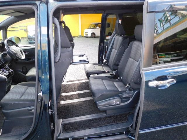 Toyota VOXY HYBRID 2020-08 10135-5