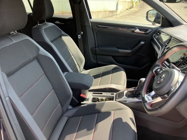 VolksWagen T-ROC 2020-10 11342-1