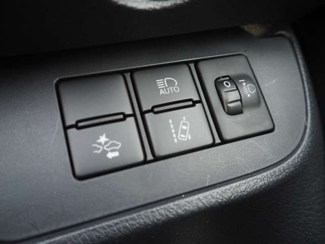 Toyota SIENTA 2015-08 189263-6