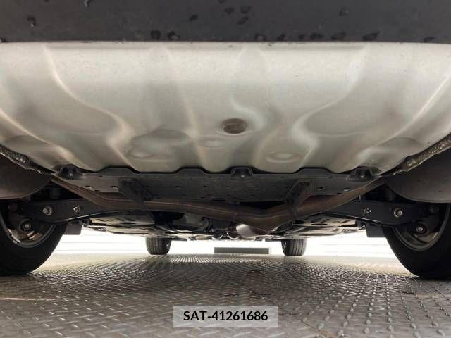 Toyota MARK X 2017-05 214357-19