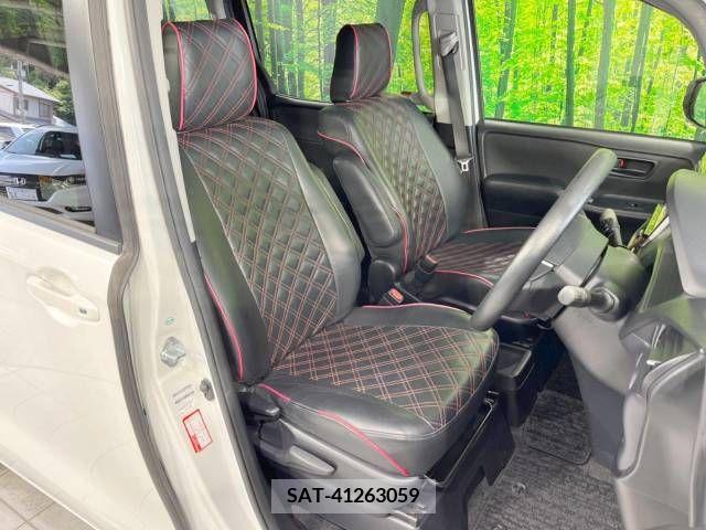 Toyota NOAH HYBRID 2014-07 381196-8