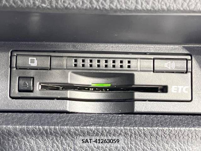 Toyota NOAH HYBRID 2014-07 381196-6