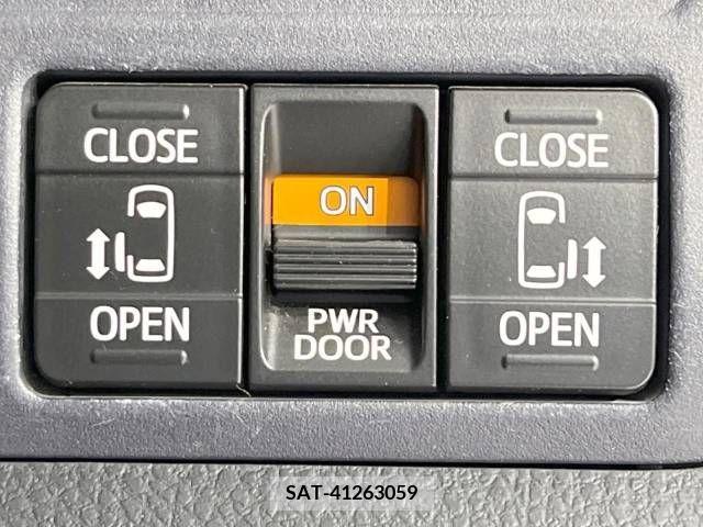 Toyota NOAH HYBRID 2014-07 381196-4