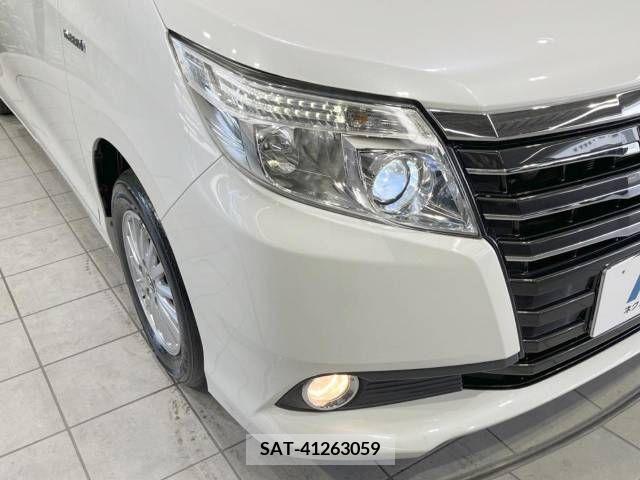 Toyota NOAH HYBRID 2014-07 381196-13