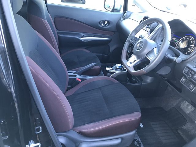 Nissan NOTE 2017-07 113-6