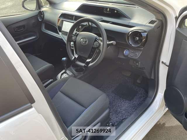 Toyota AQUA 2018-07 292060-1
