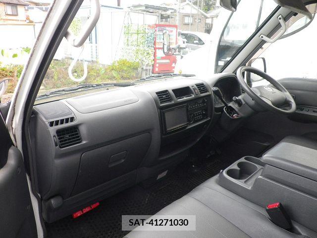 Mazda BONGO VAN 2015-09 205272-3
