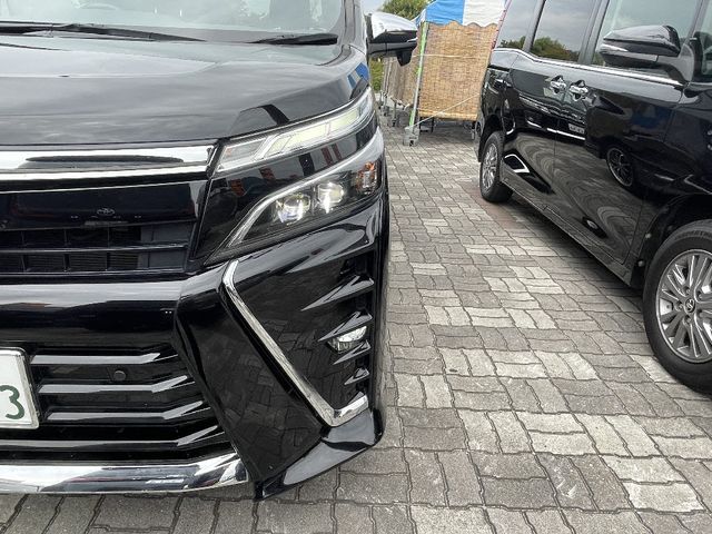 Toyota VOXY 2021-04 17008-20